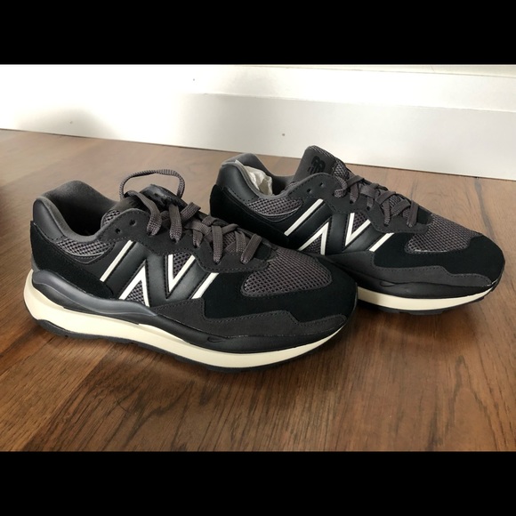W5740CHB Brand new black new balance 5740’s - Picture 1 of 5